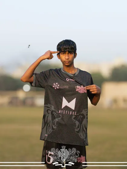 U17 Lion, thinking about his next move.