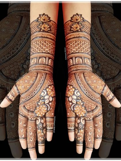 Intricate Bridal Mehndi photo 14