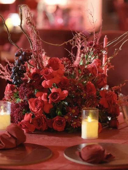 A final look at the dramatic centerpiece, a perfect example of monochromatic texture and artistry.