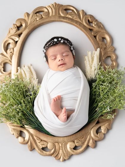 Newborn Dreams: Posed & Swaddled photo 15