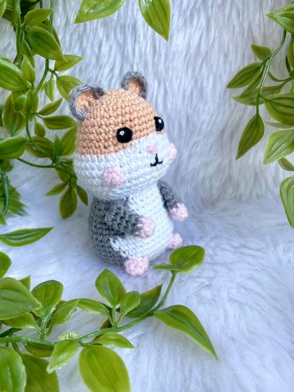 My first-ever hamster! I'm so in love with how this cute, chubby little guy turned out. His rosy cheeks and tiny smile are just adorable.