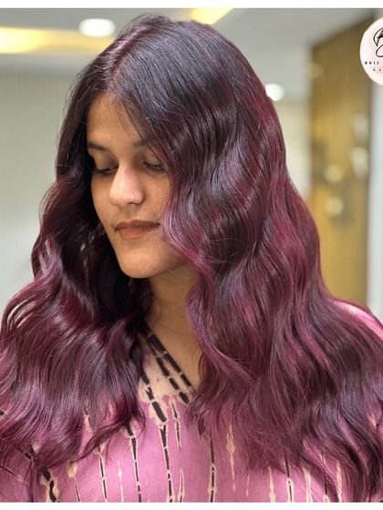 A velvety plum red hue that is bold, rich, and irresistibly striking.