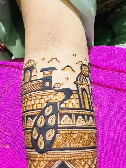 Intricate Bridal Mehendi photo 20