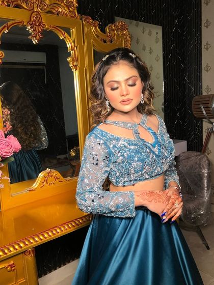 Another angle of this stunning blue lehenga and makeup.