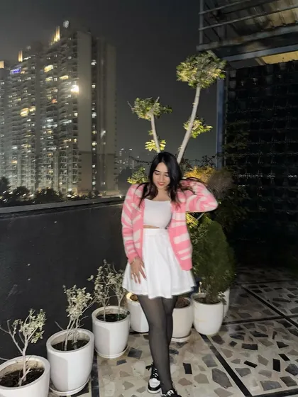 Another angle of the rooftop look. This shows how the outfit looks from the side.