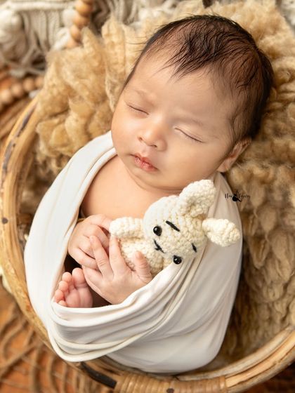 Newborn Portraits: The First Few Days photo 3