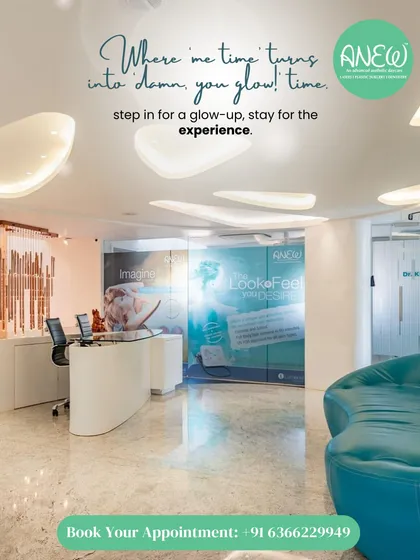 This is the welcoming and professional environment of my clinic. I designed the space to be modern, clean, and comfortable, ensuring your experience is as reassuring and positive as the results we achieve together.