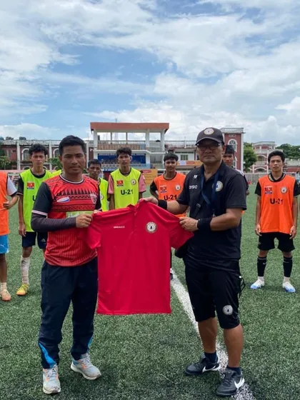 Another moment of collaboration, presenting our jersey during the Tripura trials. We are building a network of football lovers across India.