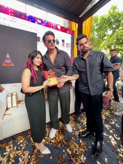 I was so honored to receive the Special Guest Influencer Award at the Bullwrox Fitness Club opening. Being recognized within the fitness community reinforces my commitment to bringing you effective and credible coaching.