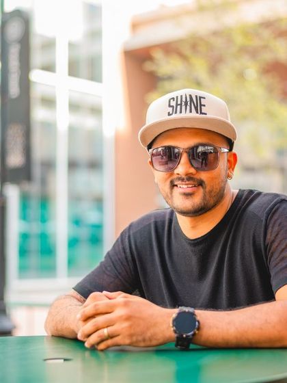 Shine HVK - Club & Festival DJ Behind the Decks photo 6