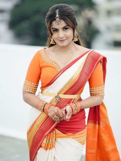 Namratha Gowda looking graceful and elegant with her minimalist henna. This style is perfect for the bride who wants a touch of tradition with a modern feel.