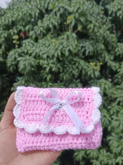 The pink and white version of my pocket purse. This is a classic color combination that is always in demand.