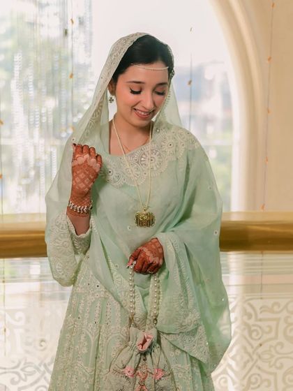 Modern Pastel & Ivory Brides photo 3