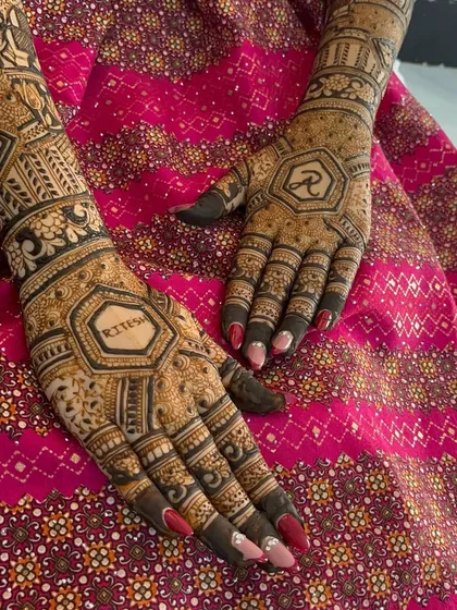 Another view of the same design, showing the beautiful symmetry and detail.