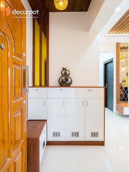 Decorpot - Custom Built-in Furniture Welcoming Foyers & Entryways photo 4