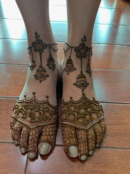 Abhishek Kumar - Bridal Mehndi Intricate Bridal Feet photo 14