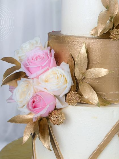 Neeth Medappa - Luxury Wedding & Engagement Cakes Modern Elegance: Geometric & Textured Designs photo 6