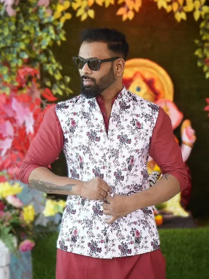 A closer look at my Diwali outfit. The details matter, and I make sure my style reflects the festive spirit of the event.