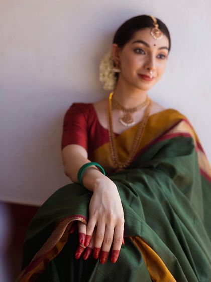 Another shot from the temple jewellery collaboration. The focus here is on the alta-stained hands, a traditional element of a dancer's look, paired with beautiful jewellery.
