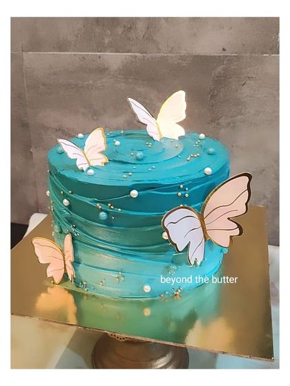 Elegant Floral & Butterfly Cakes photo 9