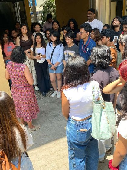 Another shot of the large group of students from NIFT visiting the gallery.
