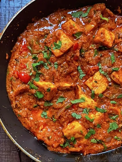 Here is my Kadhai Paneer, full of flavour with soft paneer, bell peppers, and a thick, spicy masala. I cook this fresh for parties and functions, and it's always a favourite among guests who love a classic Punjabi dish.