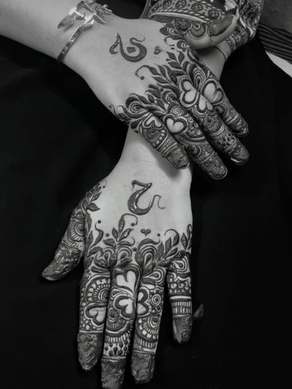 A black and white version of the personalized design, which really highlights the intricate patterns.