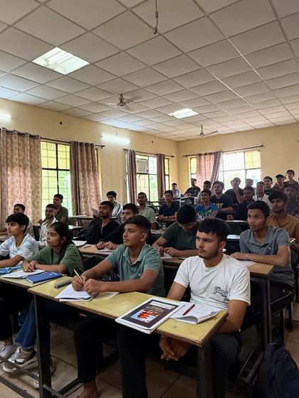 A typical day in our classroom. You will find every aspirant completely absorbed in their studies, preparing for the CDS written exam.