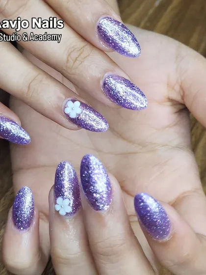 A close-up of the beautiful lavender glitter and 3D flower combination.