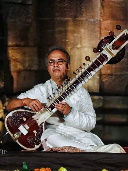 A solo shot from the Rajarani Music Festival. It was encouraging to see so many young people in the audience enjoying classical music.