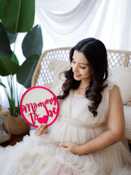 Solo Radiance: Portraits of the Mother-to-Be photo 220