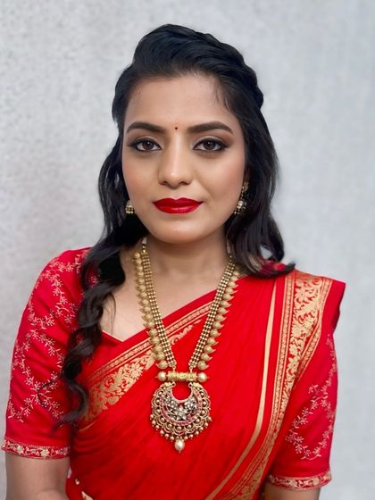 Veena Pujari - Makeup Classes and Training Modern Glam & Reception Styles photo 14