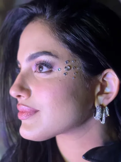 Did someone say rhinestones? This is one of my favourite ways to use them, creating a beautiful cluster that enhances the eye shape.