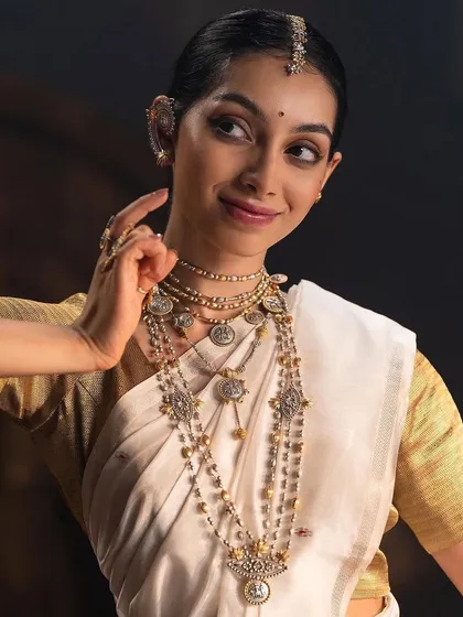 A duplicate of a jewelry shoot image.