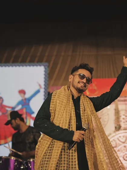 Waving to the amazing crowd in Surat. A performer is nothing without the audience's energy, and I am always grateful for the love and enthusiasm they share.