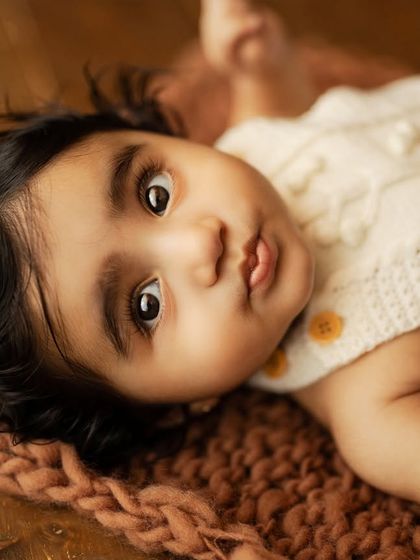 A close-up on that adorable face. These are the details you'll want to remember.