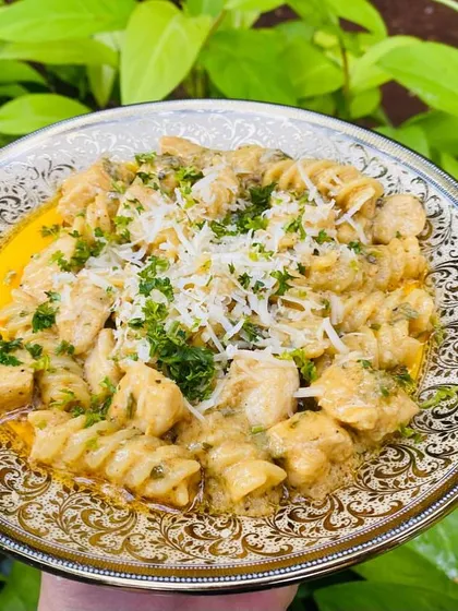 A royal fusion from our innovation series: Zaffrani Murgh Pasta. Tender chicken and pasta are coated in a fragrant saffron cream sauce, blending Indian and Italian flavors beautifully.