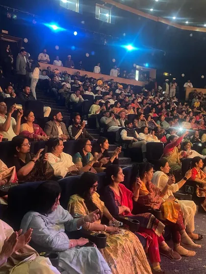 Another shot of the wonderful audience that came to support our show. We are grateful for the love and encouragement we receive from the community.
