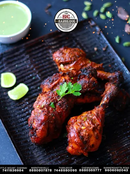 A spread so refined, it speaks for itself. Our tandoori chicken legs are marinated and cooked to perfection, served with a side of lime and fresh mint chutney.
