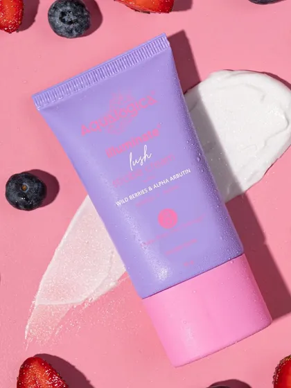 For this Aqualogica cream, I surrounded the product with wild berries on a vibrant pink background. The texture smear adds a sensory element, giving customers an idea of the cream's consistency.