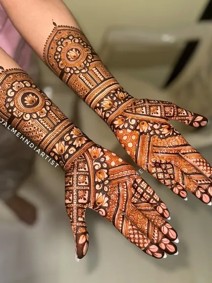 A beautiful design for the groom's sister with intricate patterns.