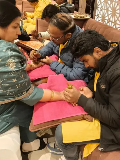 My team and I are experienced in handling mehandi for large groups. We ensure every guest at your event gets a beautiful design with professional service.