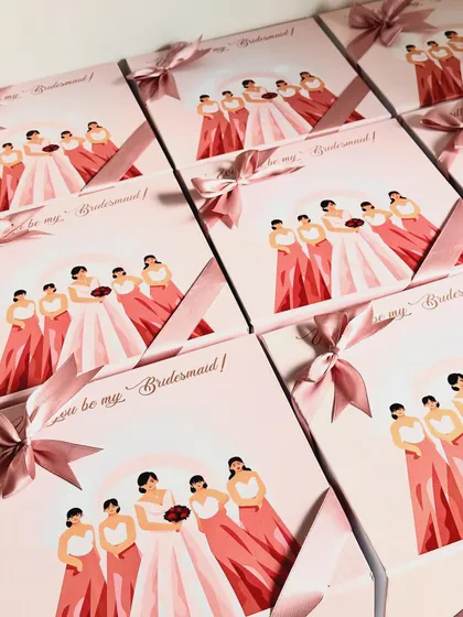 These custom-printed magnetic boxes are such an elegant way to ask "Will you be my Bridesmaid?". The beautiful illustration makes the box a keepsake in itself.