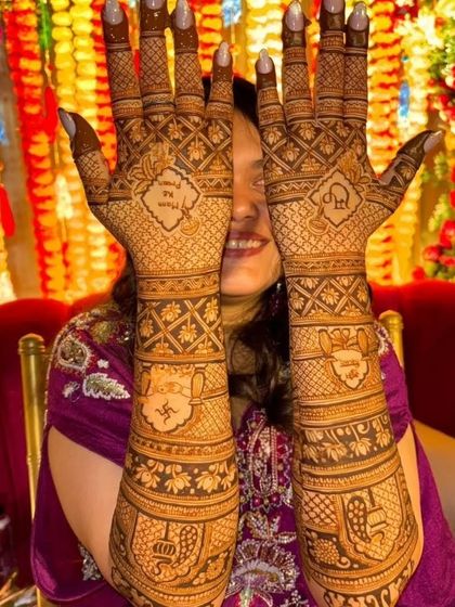 This bride chose to include a special message "Maa ka Pyaar" in her bridal mehendi, a beautiful tribute to her mother.