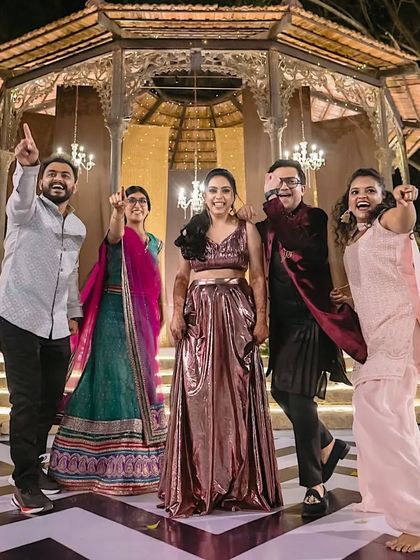 The bride dedicating a performance to her love, with her cousins joining in. This was a super fun and heartfelt surprise.