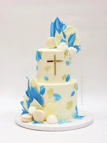 A slightly different angle of the modern and elegant baptism cake.