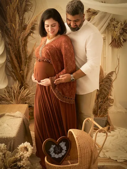 This image showcases our popular boho-themed setup, filled with warm, earthy tones, pampas grass, and natural textures. It’s a relaxed and intimate setting perfect for capturing the connection between you and your partner.