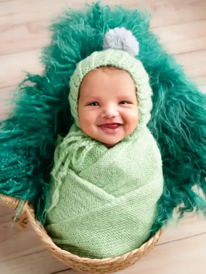 This little boy was a box full of expressions. Even when they are awake, we can capture the most wonderful, happy moments in a simple and classic setup.