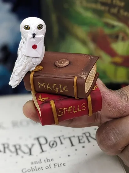 Another angle of the Hedwig collectible, perfect for any fan of the magical world.