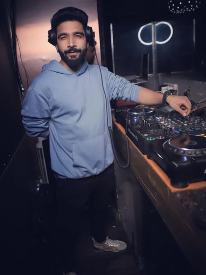 Behind the Decks photo 3